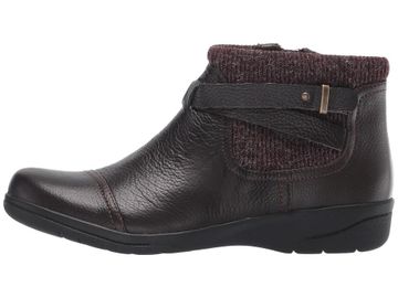 Clarks shop cheyn kisha