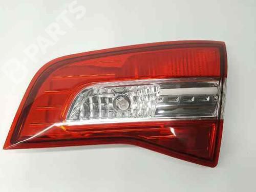 FAROL TRASERO INTERIOR PORTALON RH (LADO DERECHO)