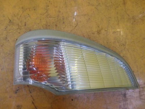 FAROL SUPERIOR OPTICO RH (LADO DERECHO) - SUPERIOR